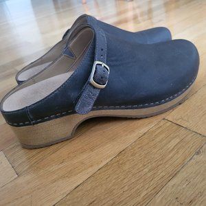DANSKO Berry sz 40 Like New